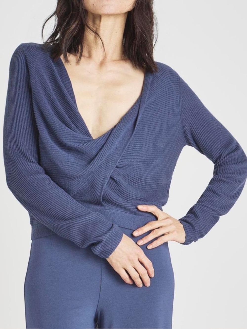 Splendid - LYR Loopknit Surplice Sweater. Size Small. Blue